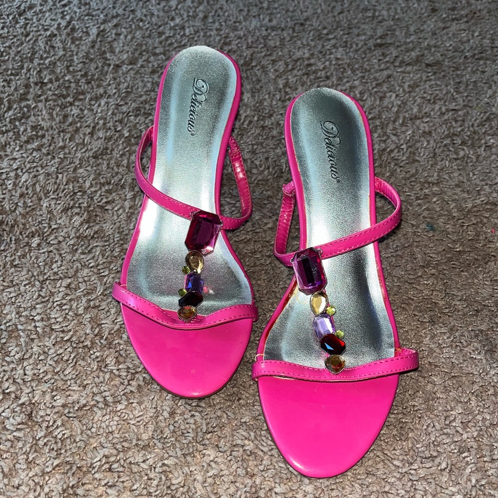 Delicious pink heels 61/2